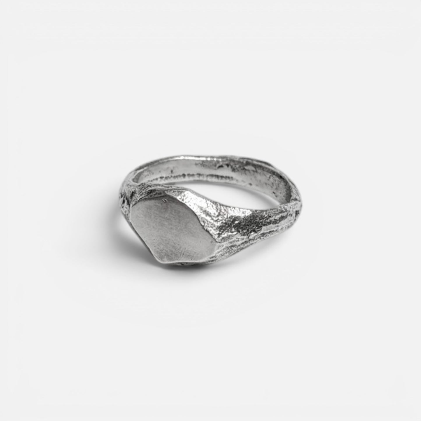 R074 silver