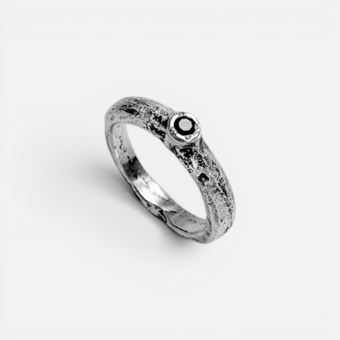 R010 spinel