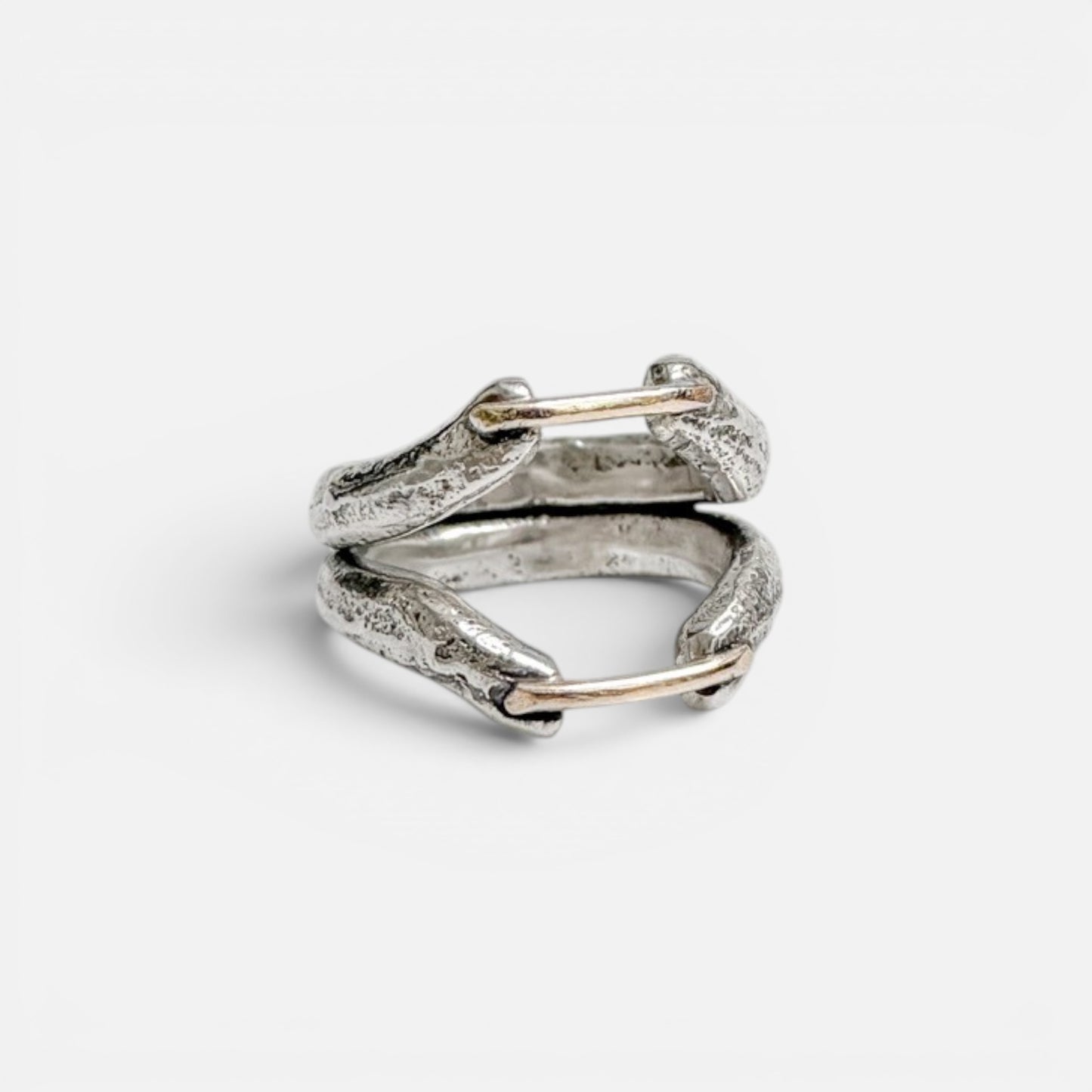 R026 gold