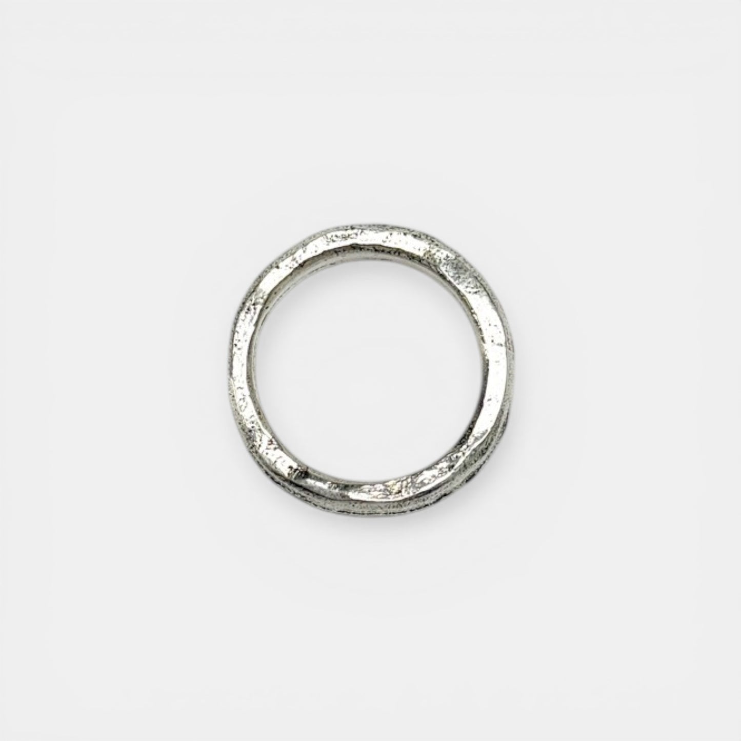 R001
