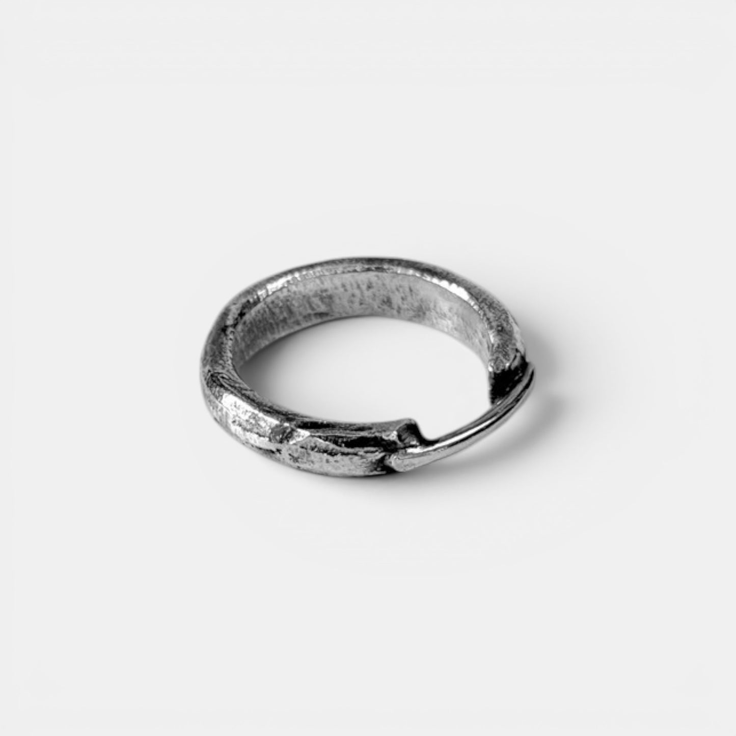 R093 Silver