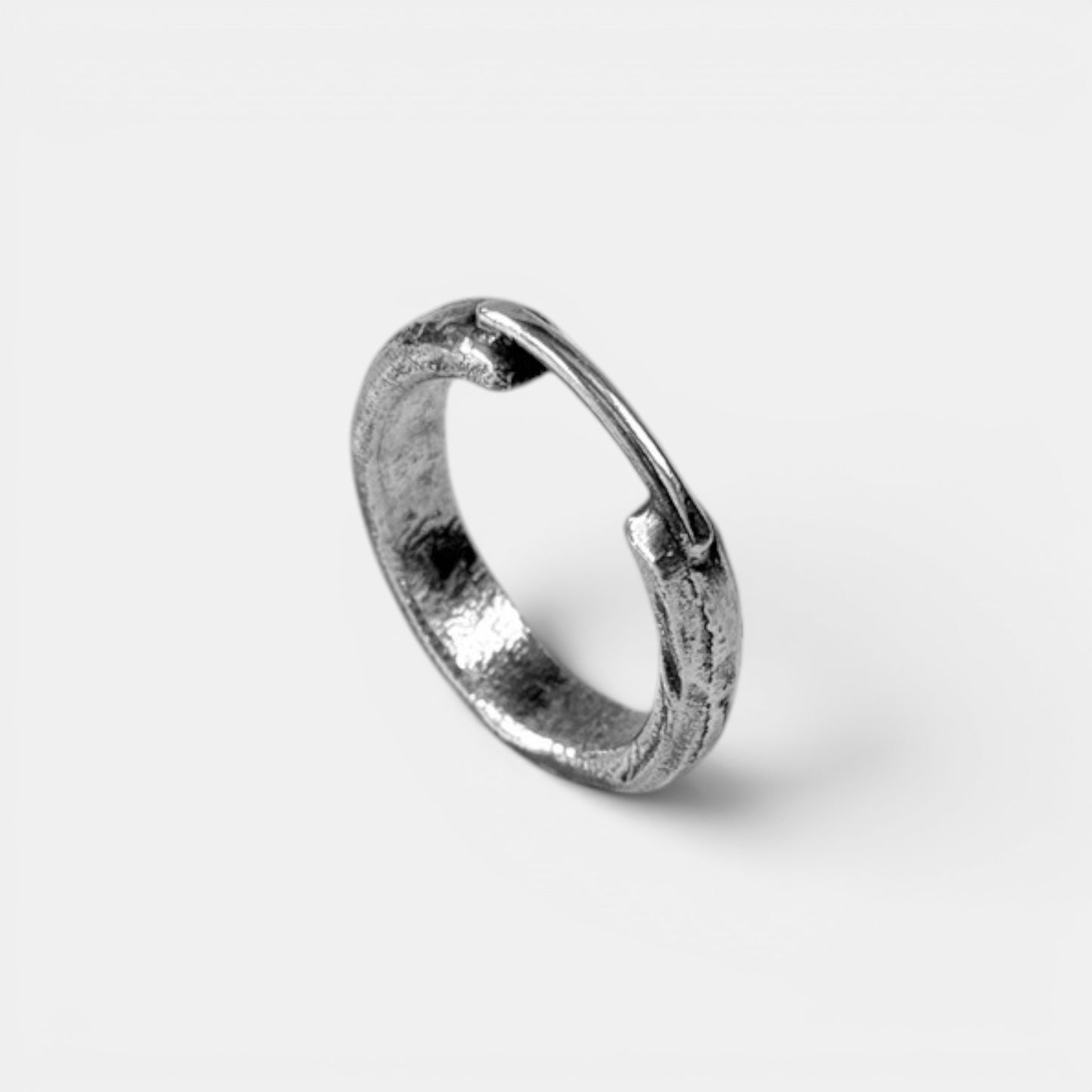 R093 Silver
