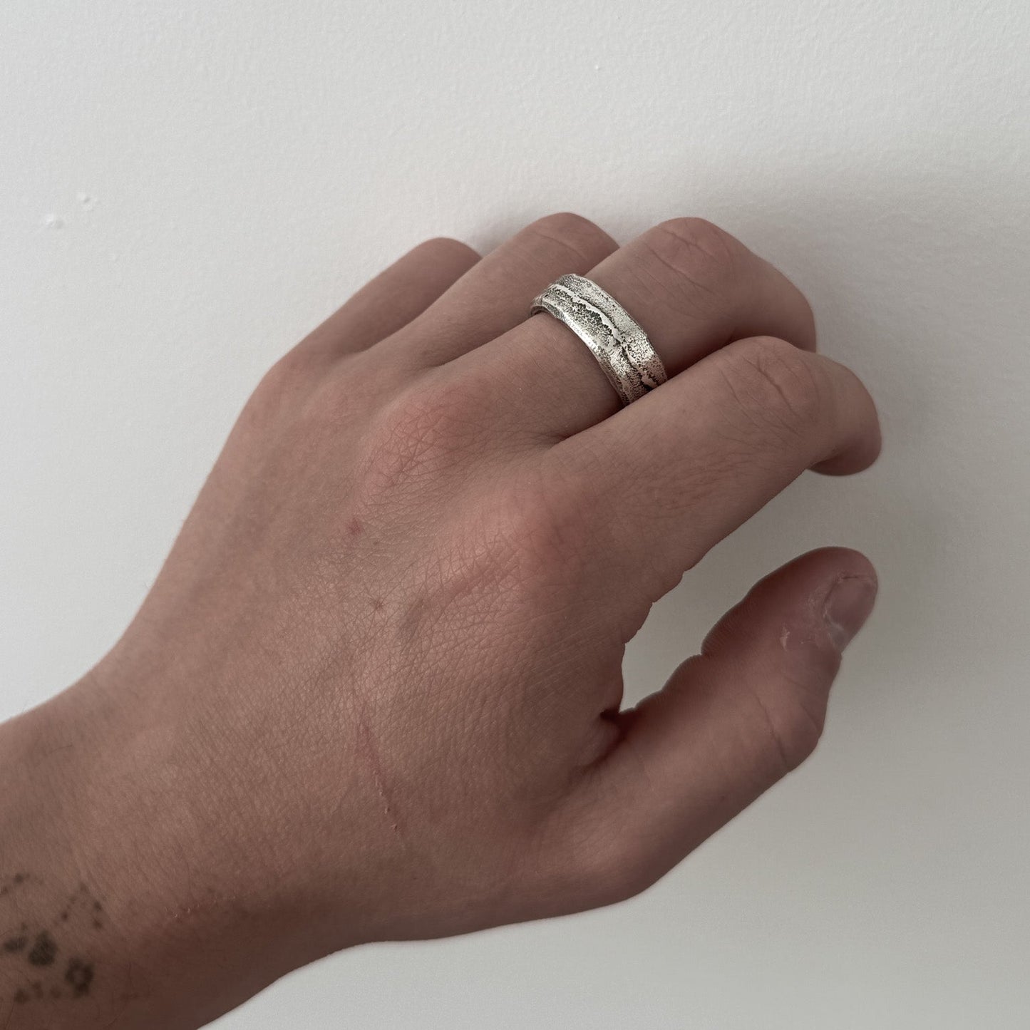R001 M